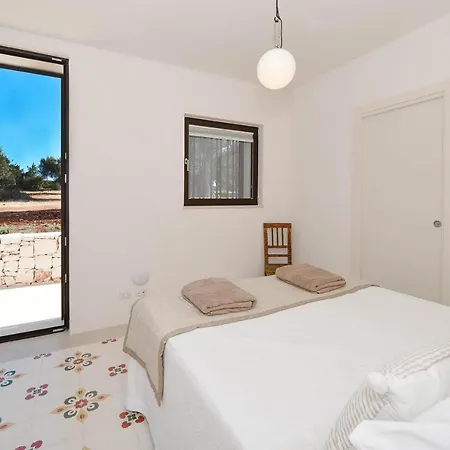 Casale La Pietra Con Piscina Ostuni