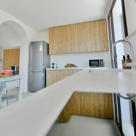 Casale La Pietra Con Piscina Ostuni